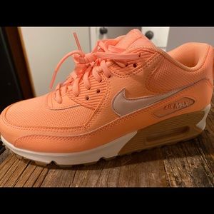 Nike air max. Rare. Peach. 6 womens